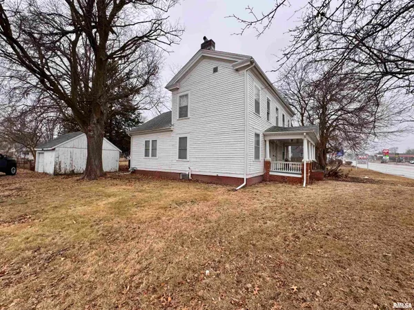 $65,900 | 727 East Jackson, Macomb, IL 61455