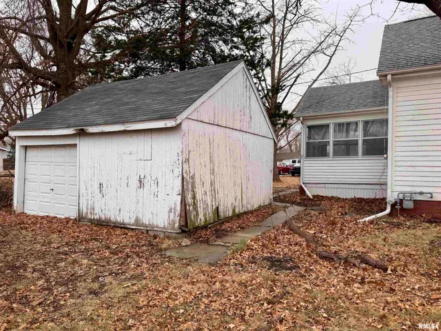 $68,900 | 727 East Jackson, Macomb, IL 61455