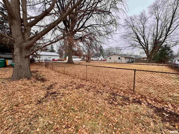 $65,900 | 727 East Jackson, Macomb, IL 61455