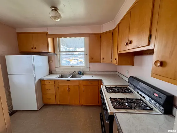$65,900 | 727 East Jackson, Macomb, IL 61455