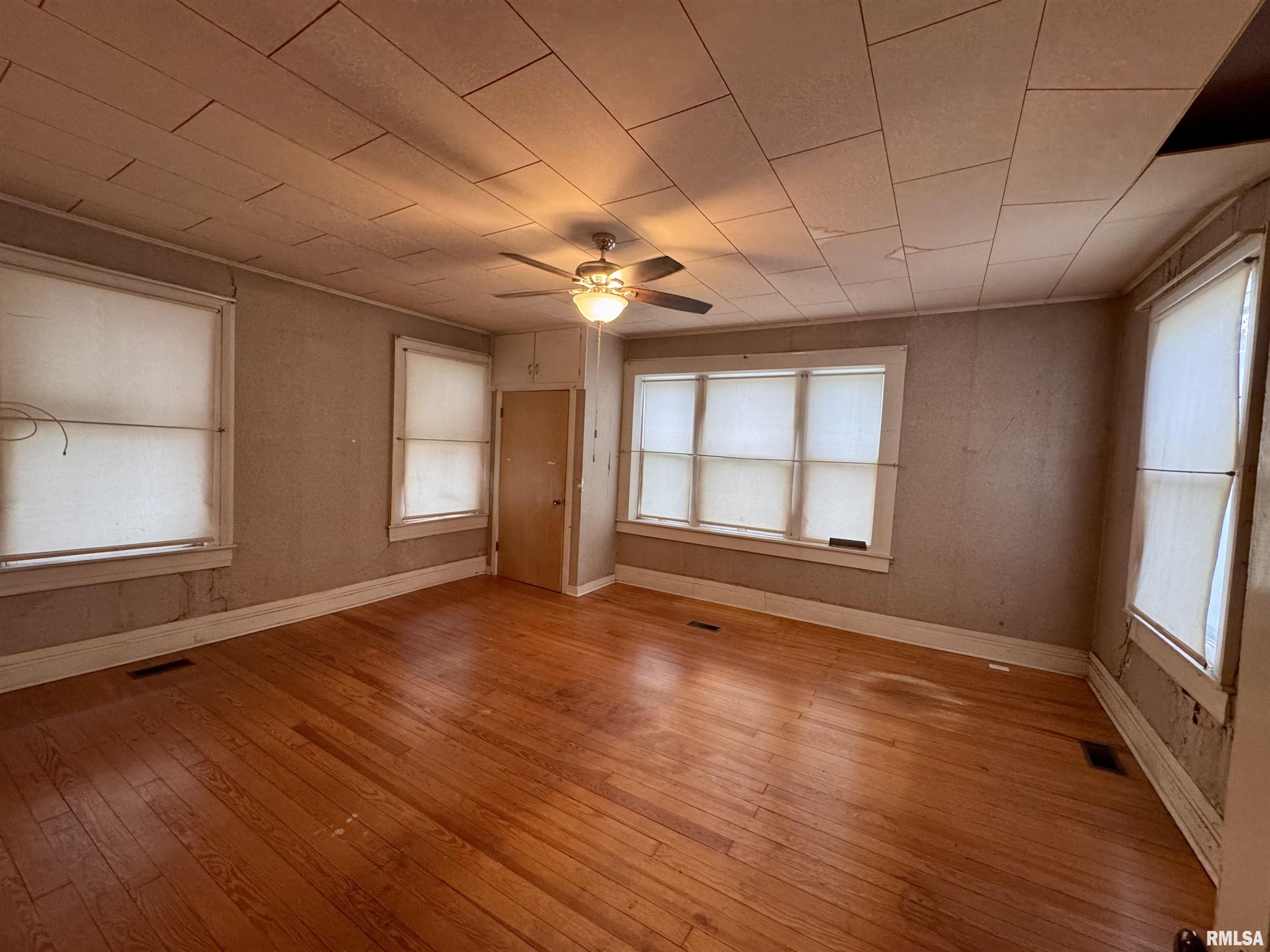 727 East Jackson Macomb, IL 61455 - Photo 9 of 34