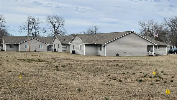 $399,000 | 205 Indiana Street, Oswego, KS 67356