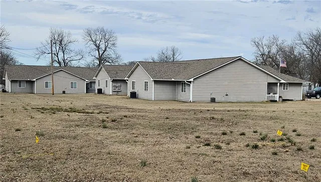 $475,000 | 205 Indiana Street, Oswego, KS 67356