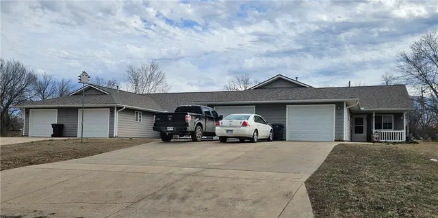 $475,000 | 205 Indiana Street, Oswego, KS 67356