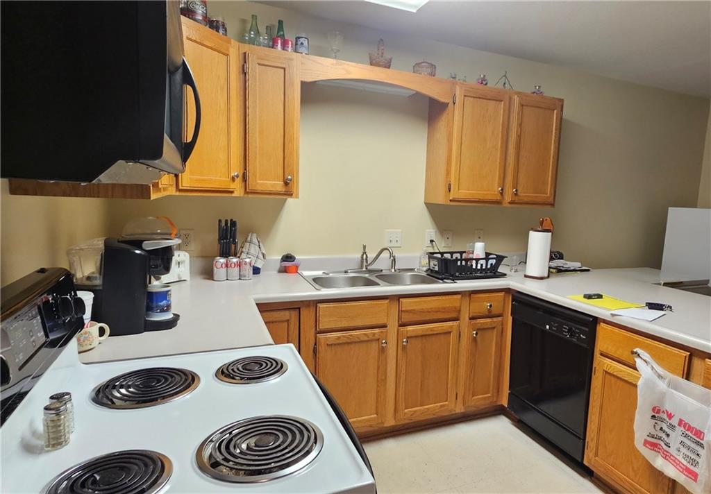 205 Indiana Street Oswego, KS 67356 - Photo 5 of 14