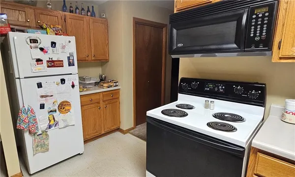 $399,000 | 205 Indiana Street, Oswego, KS 67356