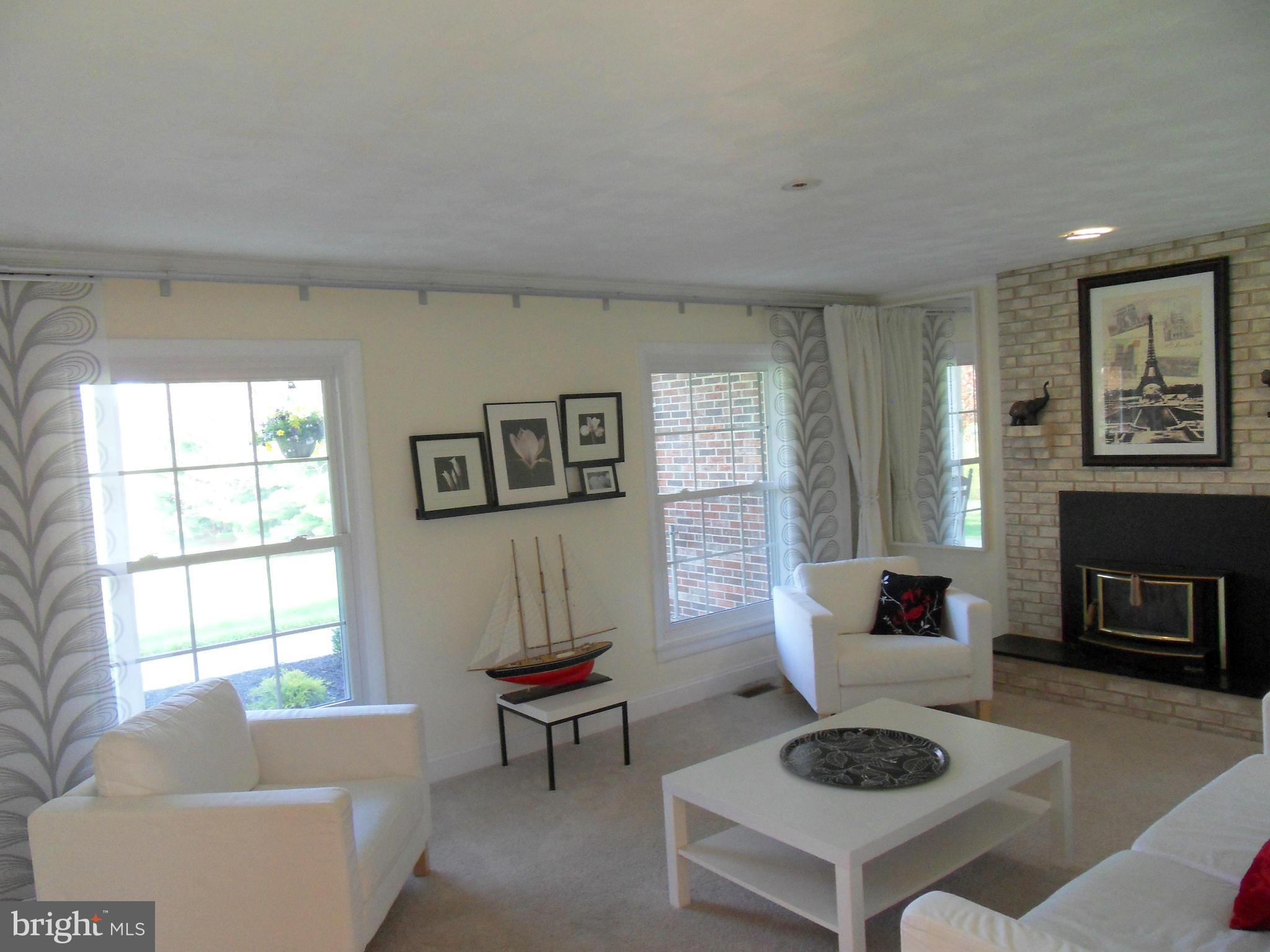 10615 Ward Road Dunkirk, MD 20754 - Photo 3 of 30 Living Room