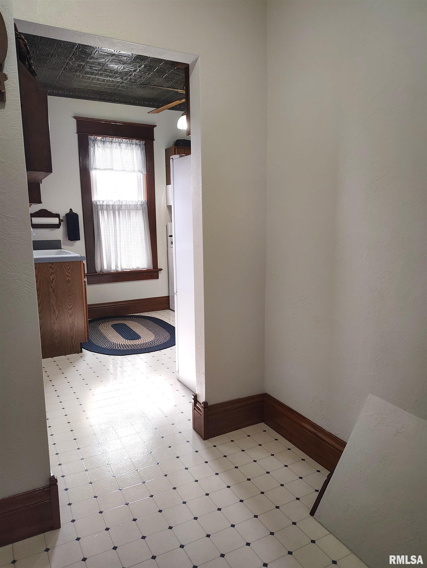 458 West Pine Street Canton, IL 61520 - Photo 17 of 35