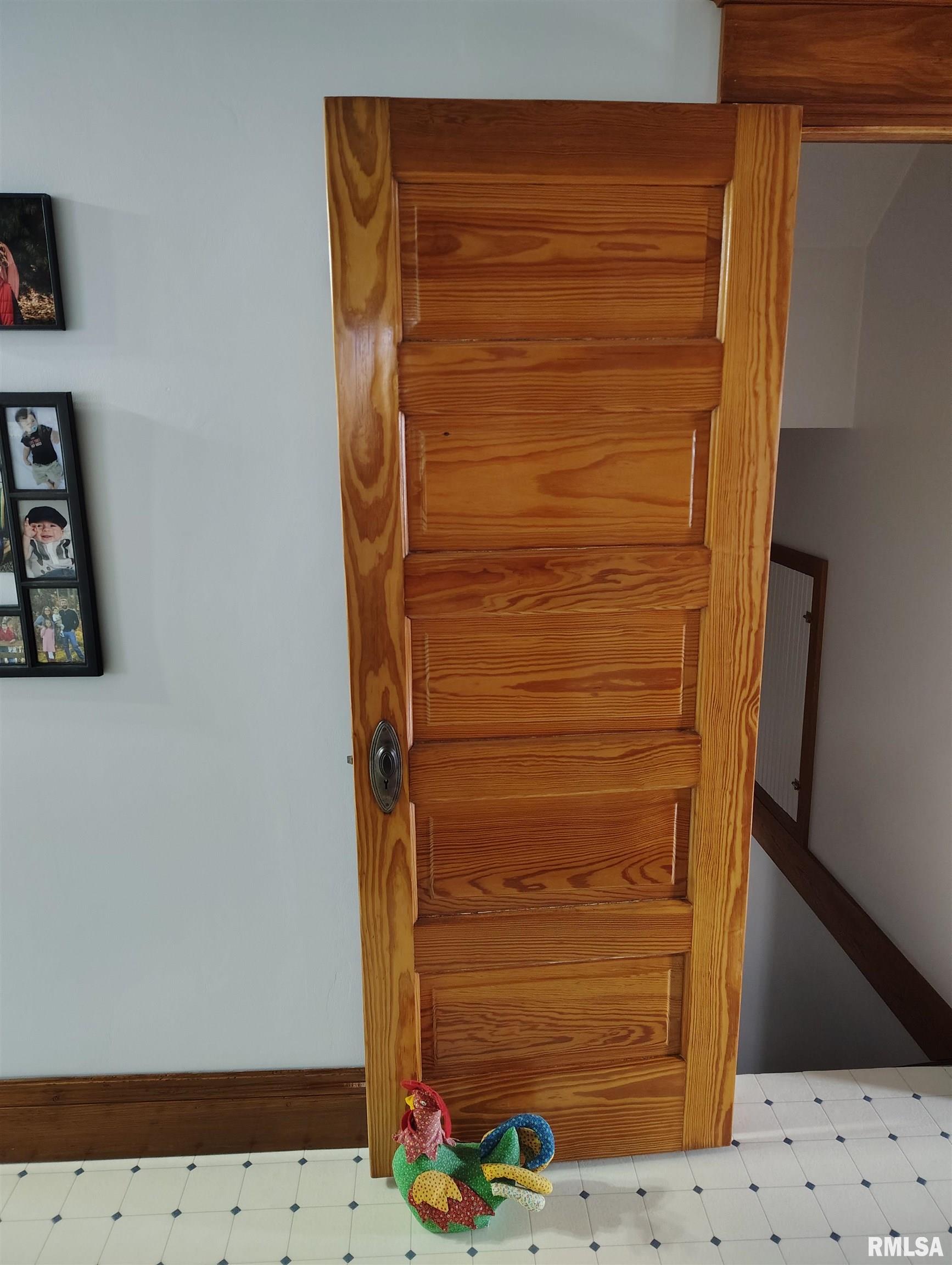 458 West Pine Street Canton, IL 61520 - Photo 5 of 35