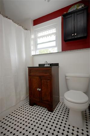 40 Magnolia Road Swampscott, MA 01907 - Photo 13 of 17 Gallery Image 13