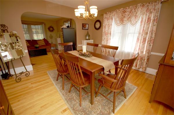 40 Magnolia Road Swampscott, MA 01907 - Photo 10 of 17 Gallery Image 10