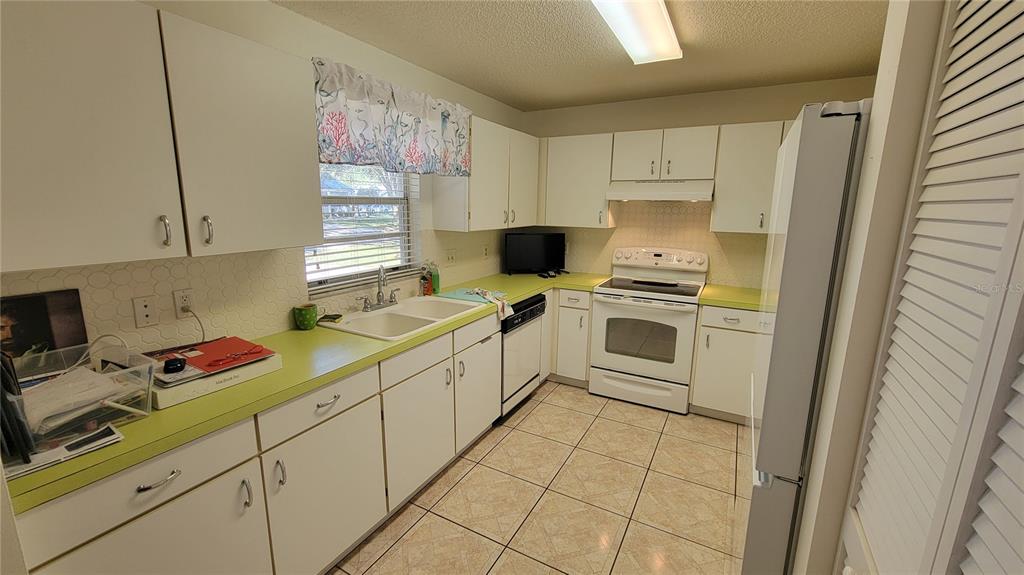 9331 Southwest 84th Terrace, Unit D Ocala, FL 34481 - Photo 13 of 32