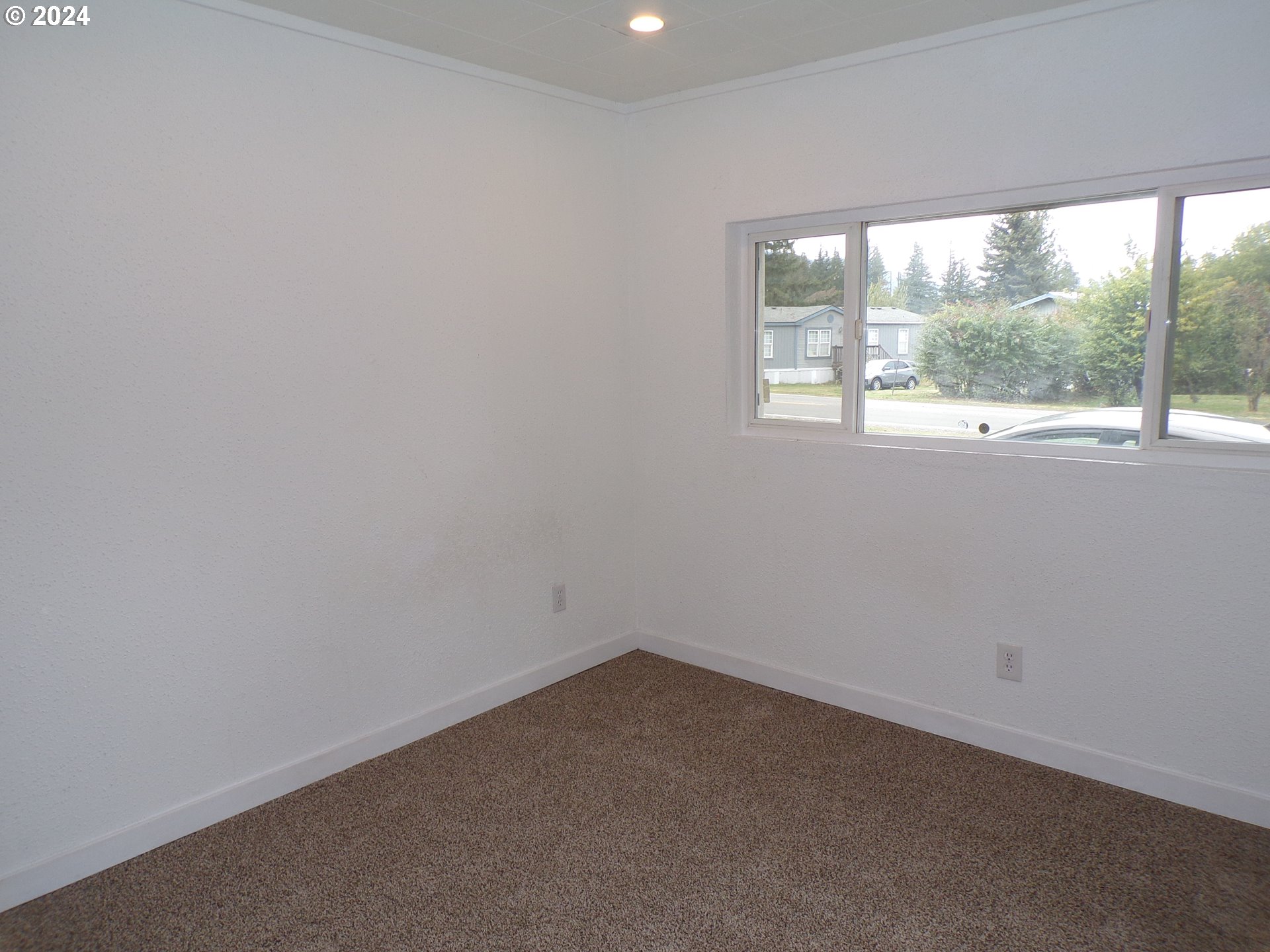 730 Forest Lane Cascade Locks, OR 97014 - Photo 3 of 43