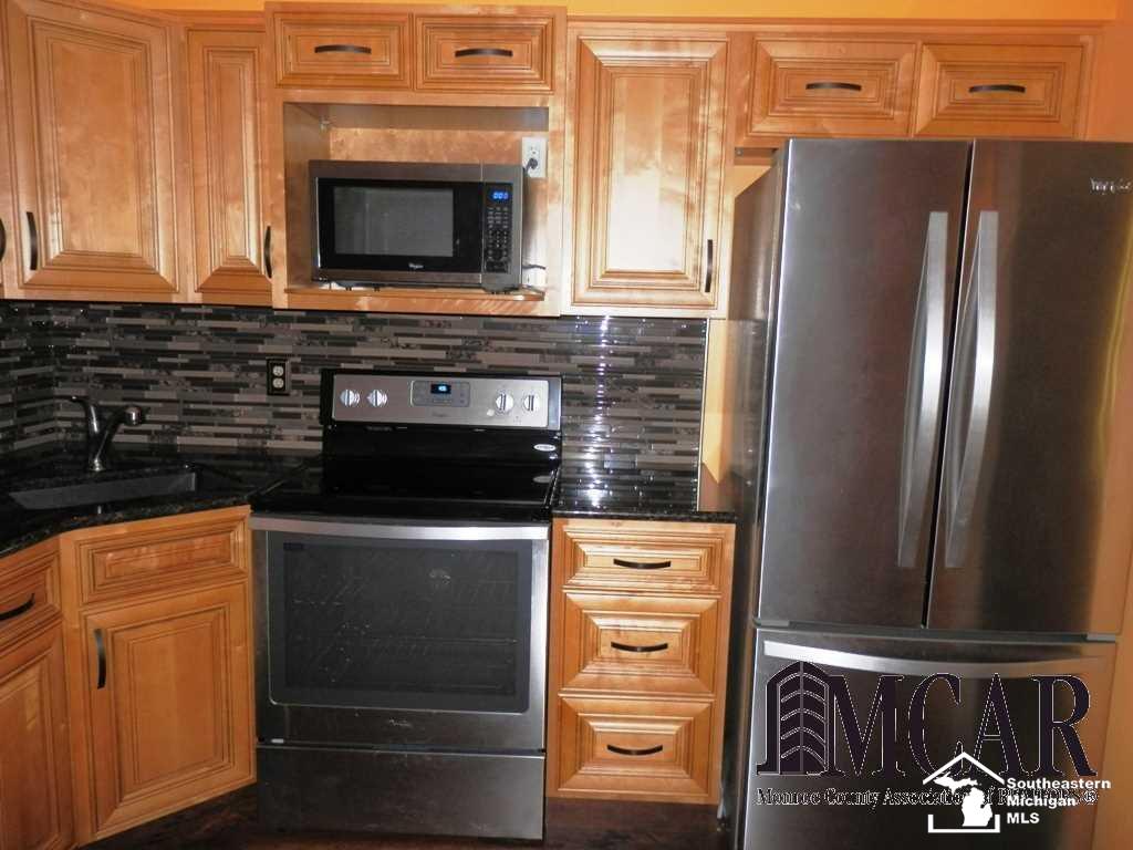 2420 North Custer Road Monroe, MI 48162 - Photo 7 of 23