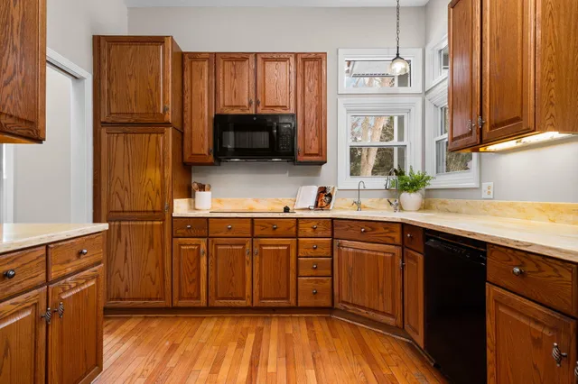 $620,000 | 5971 Creekview Court, Ann Arbor, MI 48108