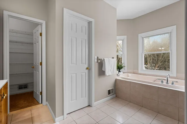 $620,000 | 5971 Creekview Court, Ann Arbor, MI 48108