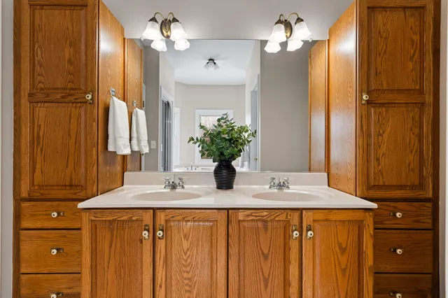 $620,000 | 5971 Creekview Court, Ann Arbor, MI 48108