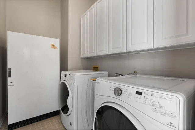 $620,000 | 5971 Creekview Court, Ann Arbor, MI 48108