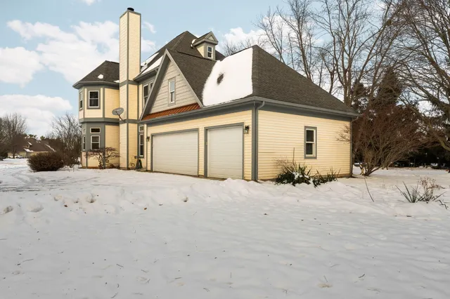 $620,000 | 5971 Creekview Court, Ann Arbor, MI 48108