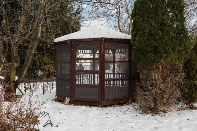 $620,000 | 5971 Creekview Court, Ann Arbor, MI 48108