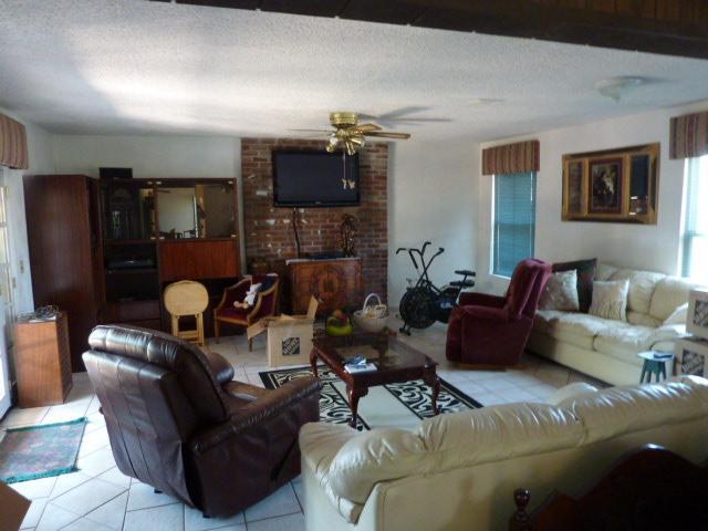 400 Maple Street Madera, CA 93637 - Photo 3 of 12 Gallery Image 3