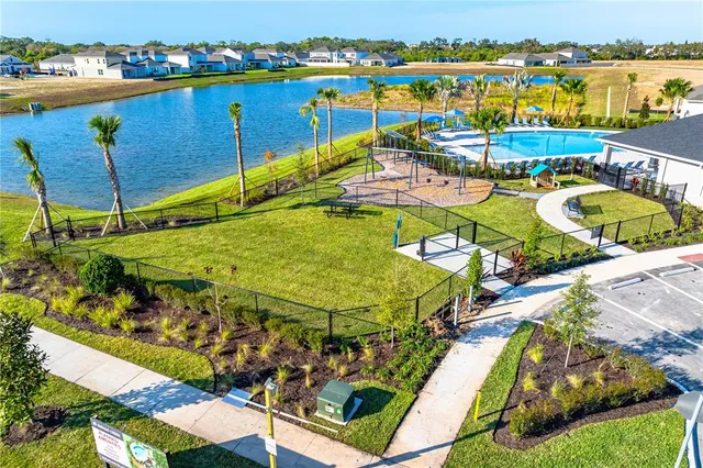 a view of a yard in front of house