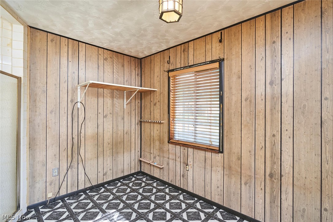 862 Independence Avenue Akron, OH 44310 - Photo 7 of 18 Gallery Image 7