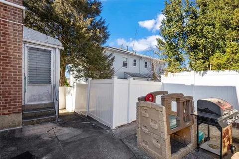 $1,088,000 | 39-37 Little Neck Parkway | Little Neck