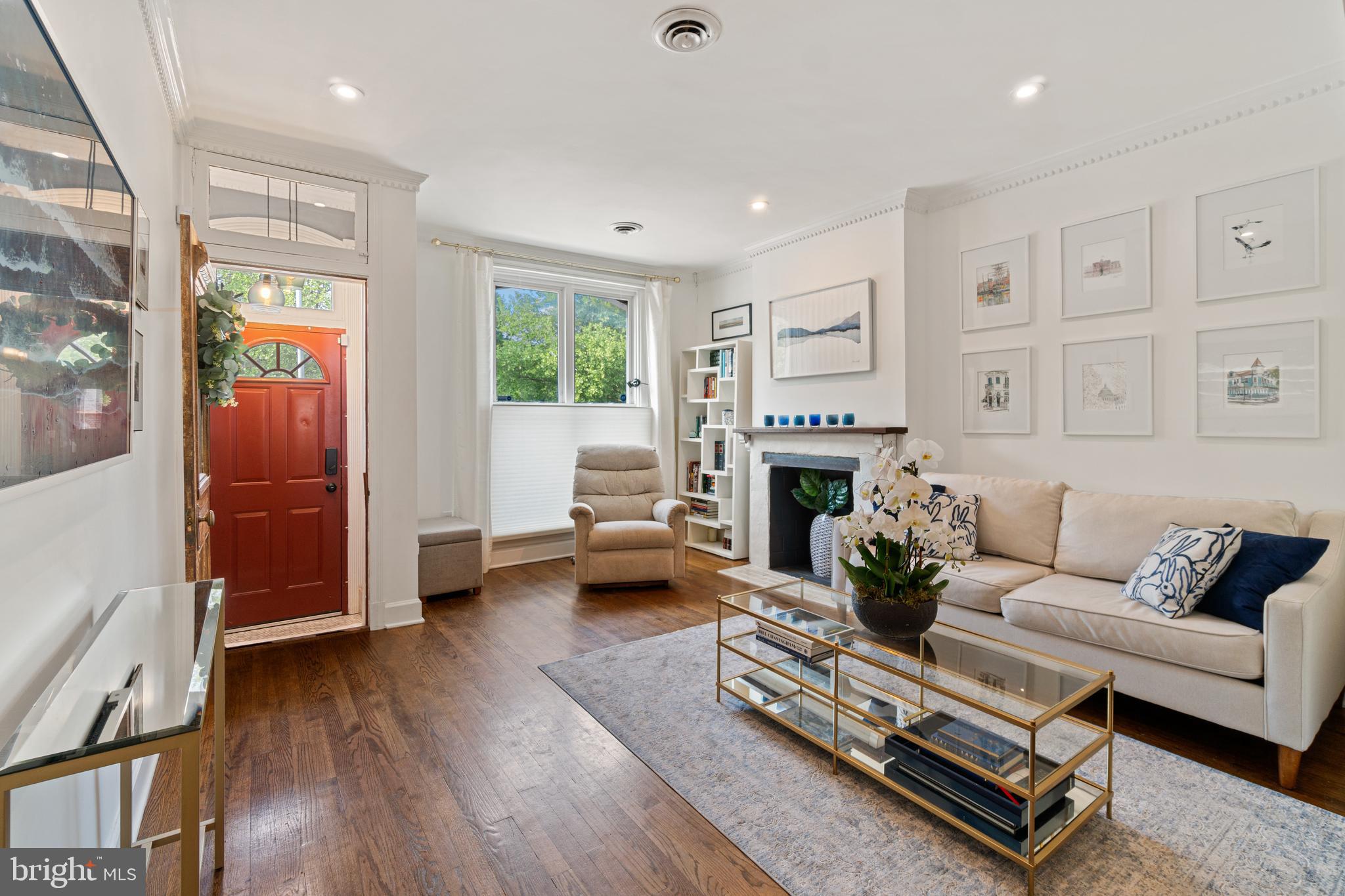 2531 Eastern Avenue Baltimore, MD 21224 - Photo 2 of 49 Vestibule w/marble landing; opens to Living Room