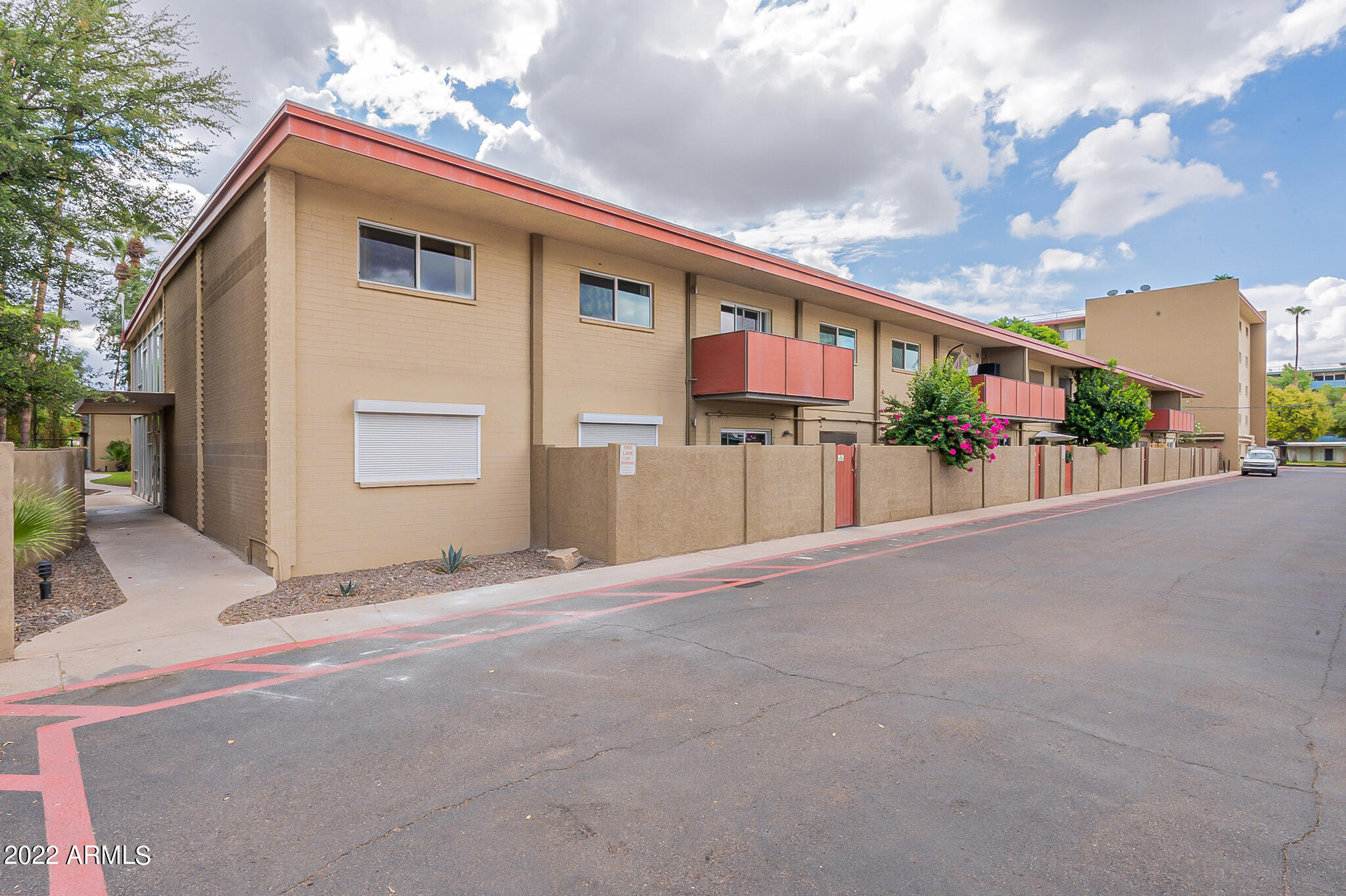 355 East Thomas Road, Unit B204 Phoenix, AZ 85012 - Photo 5 of 30 Thomas-31