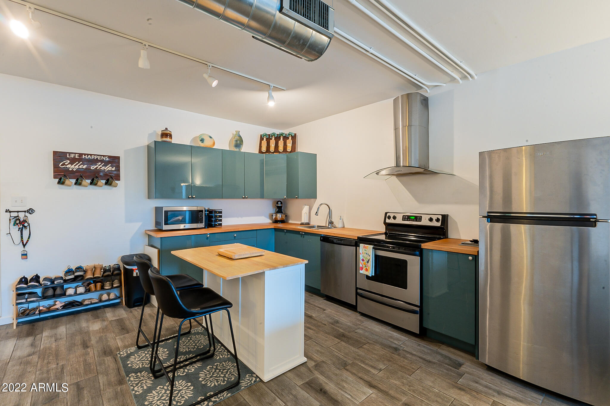 355 East Thomas Road, Unit B204 Phoenix, AZ 85012 - Photo 8 of 30 Thomas-7