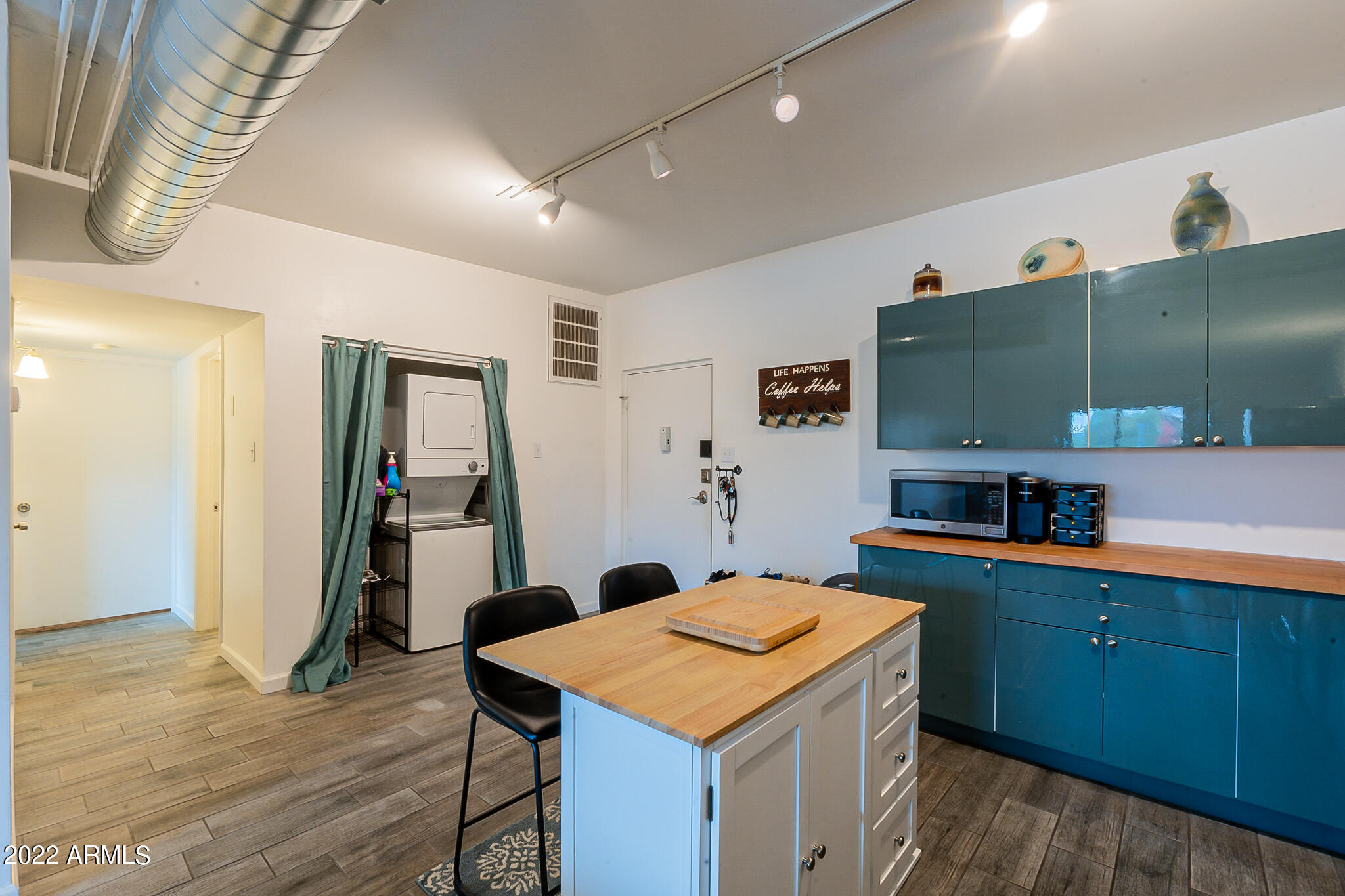355 East Thomas Road, Unit B204 Phoenix, AZ 85012 - Photo 9 of 30 Thomas-8