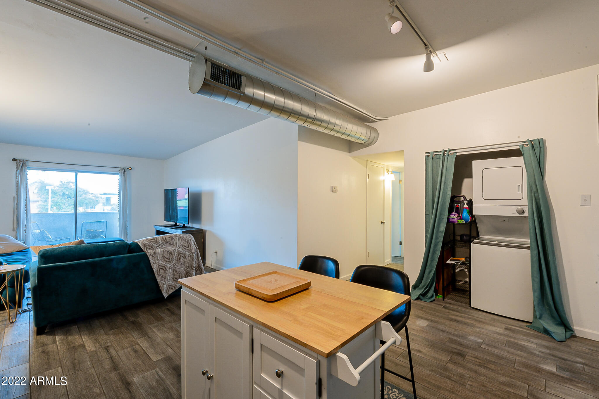 355 East Thomas Road, Unit B204 Phoenix, AZ 85012 - Photo 10 of 30 Thomas-9