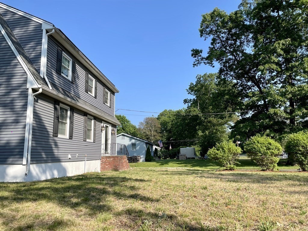 44 Toll Road Salisbury, MA 01952 - Photo 4 of 34