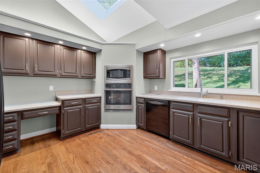 1505 Timberbluff Court Chesterfield, MO 63017 - Photo 12 of 48