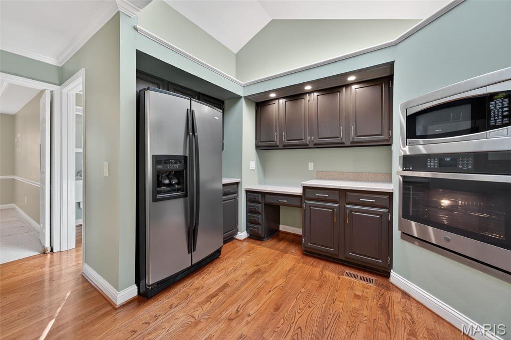 1505 Timberbluff Court Chesterfield, MO 63017 - Photo 14 of 48