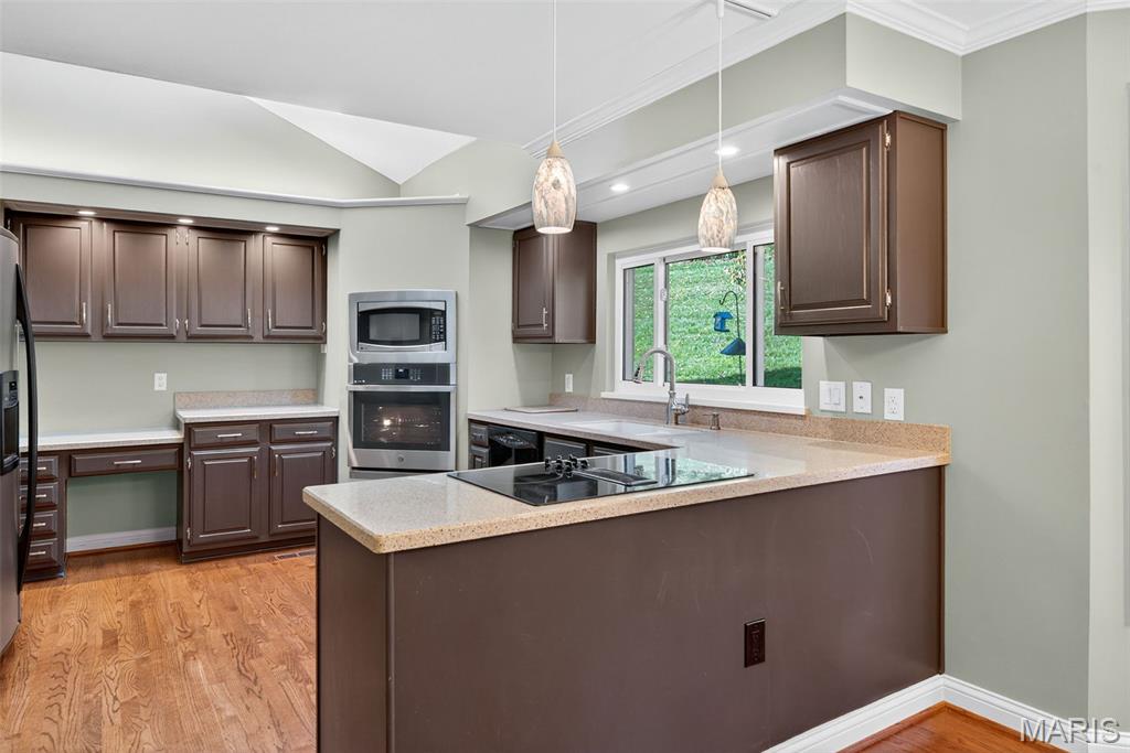 1505 Timberbluff Court Chesterfield, MO 63017 - Photo 10 of 48