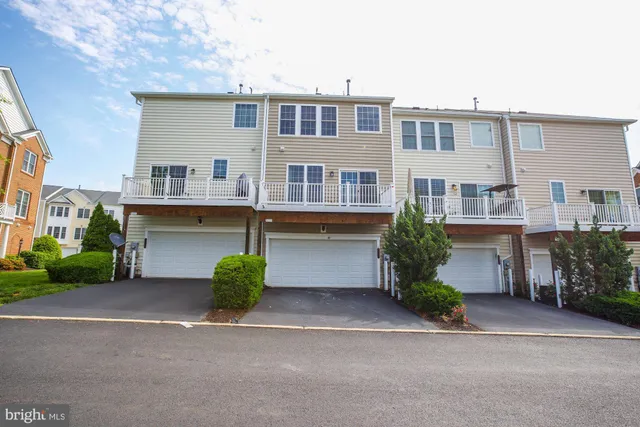 $2,800 | 14580 Crossfield Way, Unit 89A, Woodbridge, VA 22191