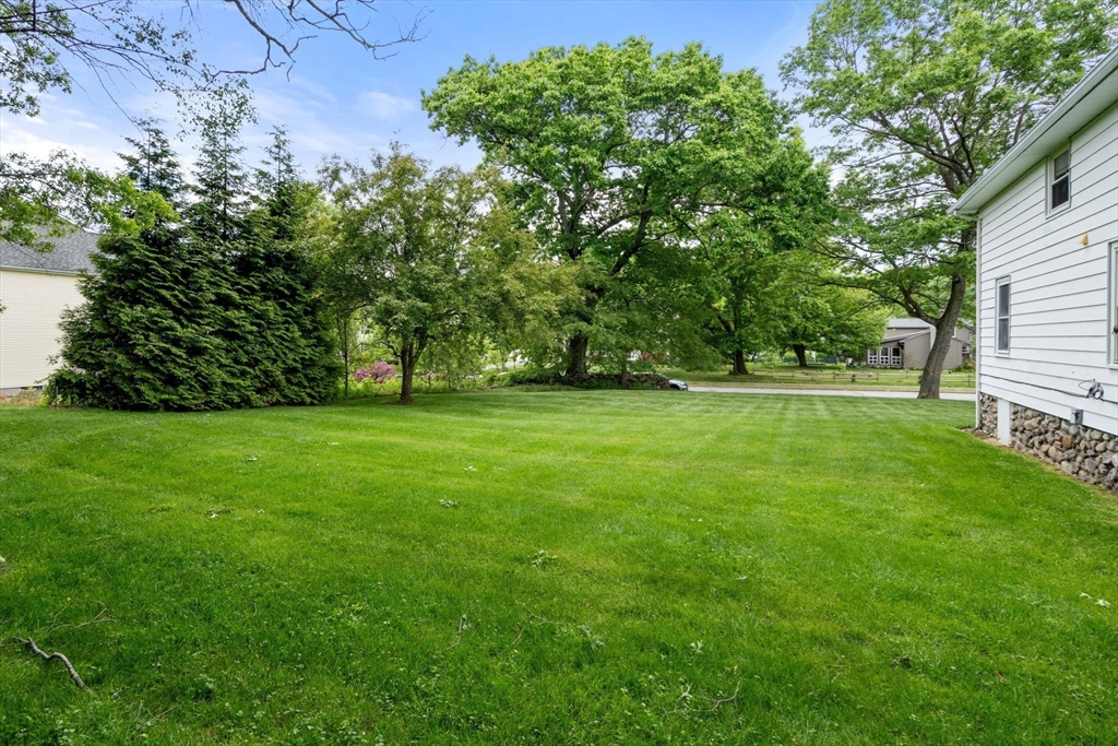 107 Winter Hill Road Holden, MA 01520 - Photo 24 of 34