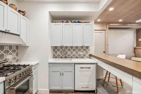 $3,000,000 | 1262 Sacramento Street, San Francisco, CA 94108