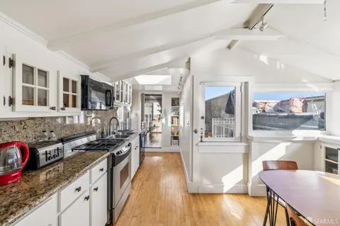 $3,000,000 | 1262 Sacramento Street, San Francisco, CA 94108