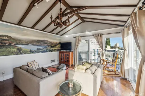 $3,000,000 | 1262 Sacramento Street, San Francisco, CA 94108