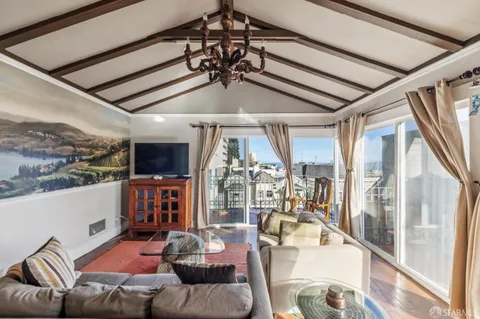 $3,000,000 | 1262 Sacramento Street, San Francisco, CA 94108