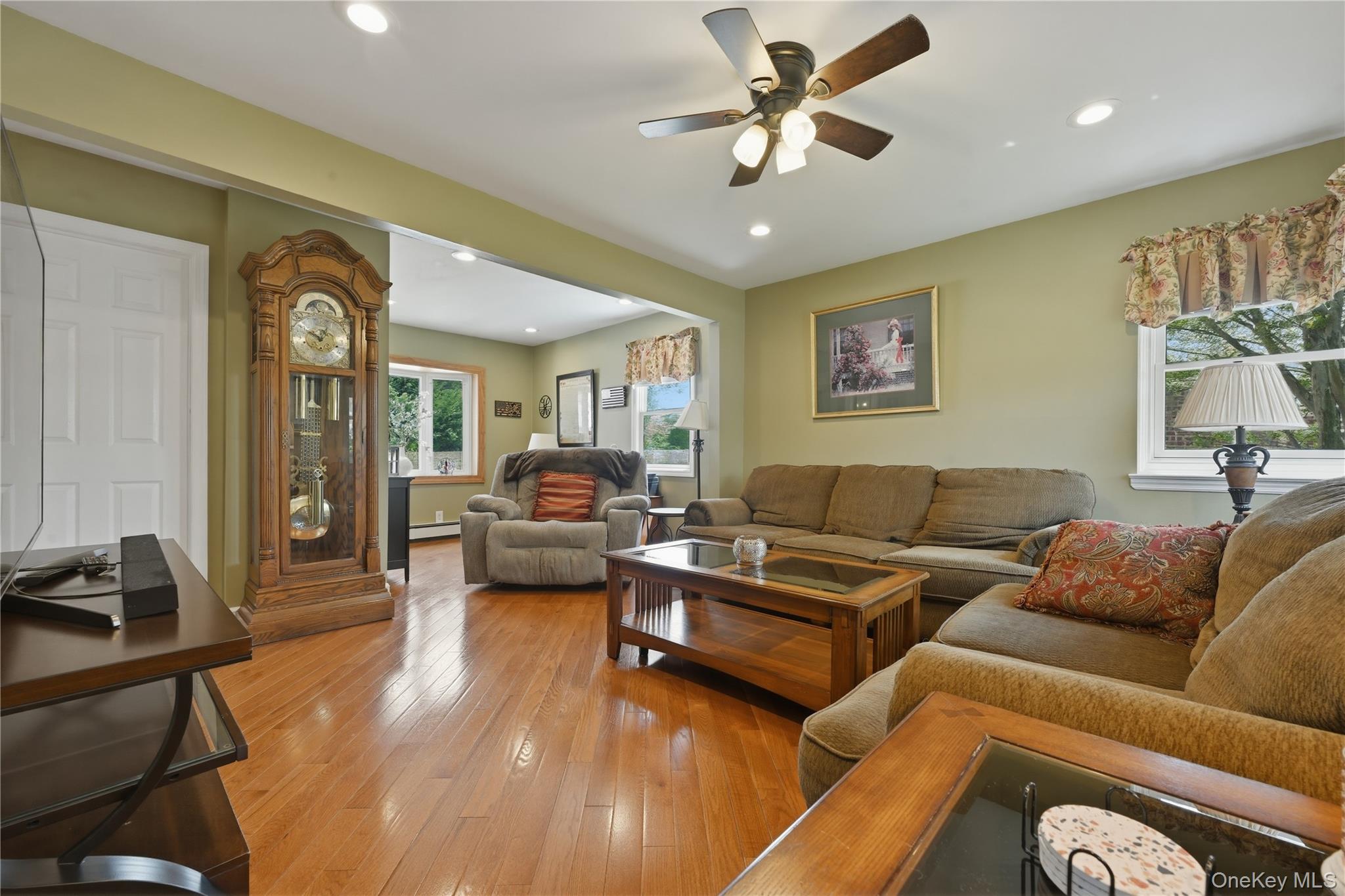 19 Berkshire Road Bethpage, NY 11714 - Photo 11 of 42