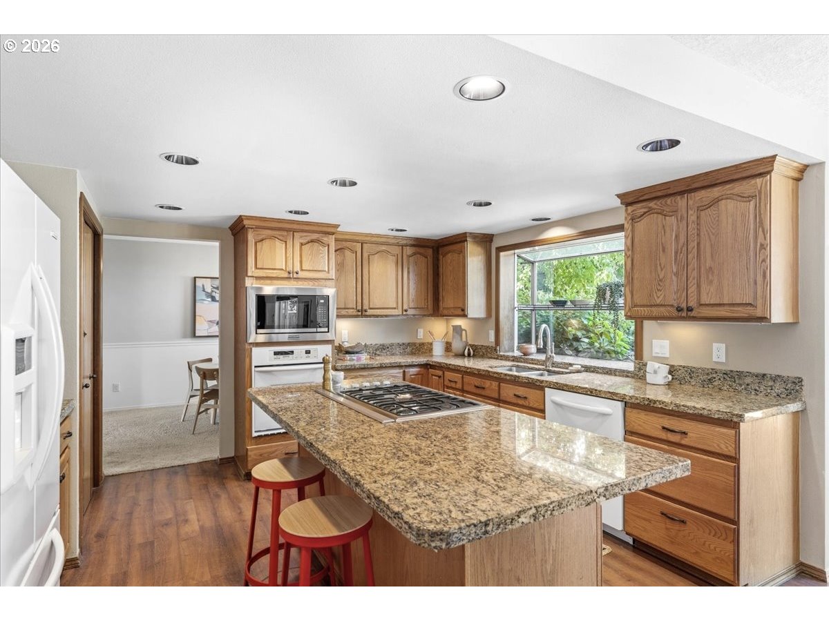 530 Southwest 167th Avenue Beaverton, OR 97006 - Photo 14 of 48