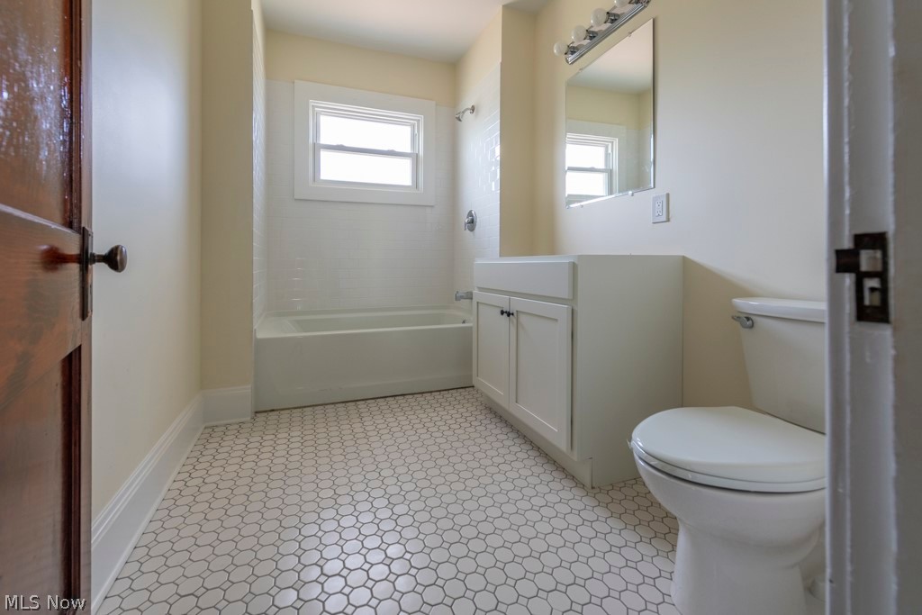 3795 Delmore Road Cleveland, OH 44121 - Photo 13 of 29