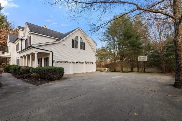 $1,878,000 | 15 Homestead Drive, Medfield, MA 02052