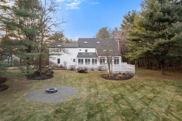 $1,878,000 | 15 Homestead Drive, Medfield, MA 02052