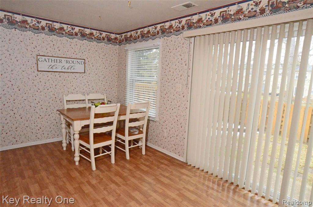 930 Little Hill Court Rochester Hills, MI 48307 - Photo 8 of 22