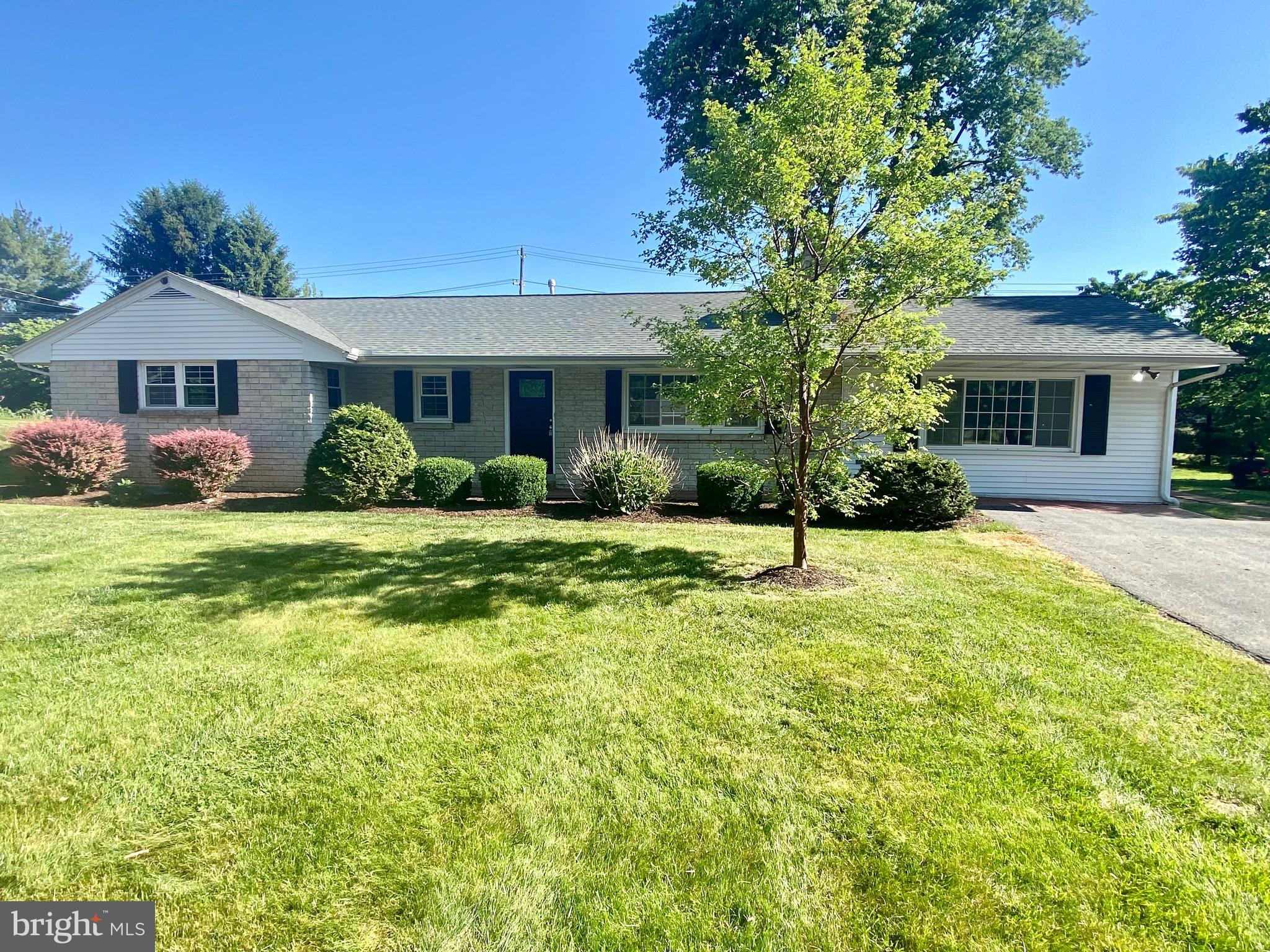 115 East Glenn Road Hershey, PA 17033 - Photo 1 of 52